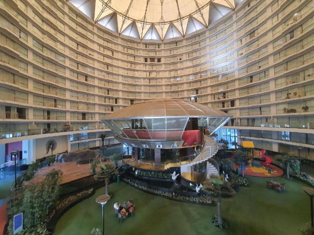 Honest Homes At Rajhans Belliza, Appartment Units Surat Bagian luar foto